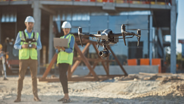 L'utilisation de drone sur un chantier est précieux pour avoir accès à des espaces compliqués